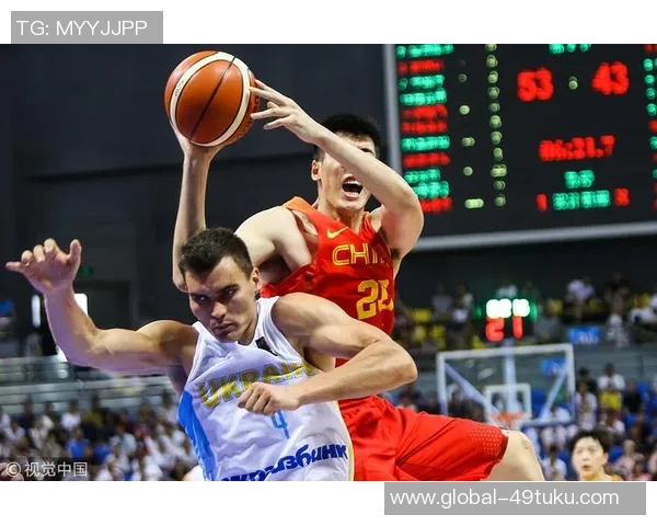 足球撤凳子引发的热议与思考：运动精神与社会责任的碰撞